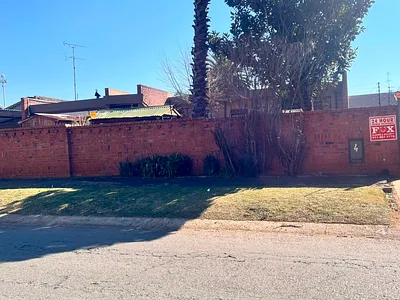 4 Bedroom House To Rent in Johannesburg - L3HN.webp