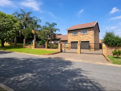 4 Bedroom House For Sale in Johannesburg - X2FD.webp