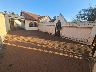 4 Bedroom House To Rent in Germiston - img