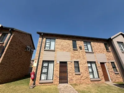 2 Bedroom Townhouse For Sale in Alberton - HOLy.webp