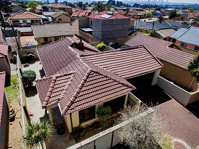 3 Bedroom House For Sale in Johannesburg - g4qX.webp