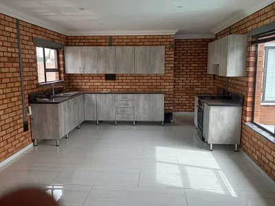 2 Bedroom Apartment To Rent in Kempton Park - MoMd.webp