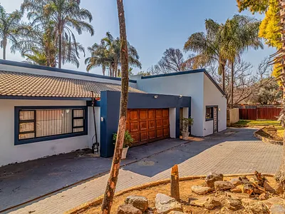 6 Bedroom House For Sale in Randburg - 1LXO.webp