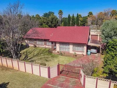 3 Bedroom House For Sale in Alberton - rKht.webp
