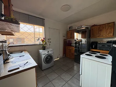 2 Bedroom House For Sale in Johannesburg - f8p2.webp