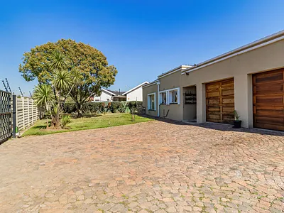 5 Bedroom House For Sale in Kempton Park - cc6i.webp