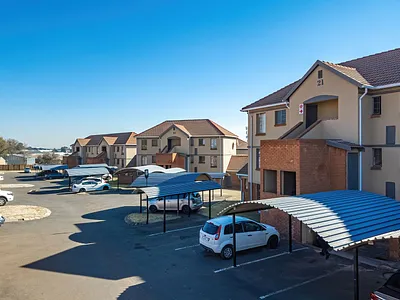 2 Bedroom Apartment For Sale in Kempton Park - G0Dp.webp