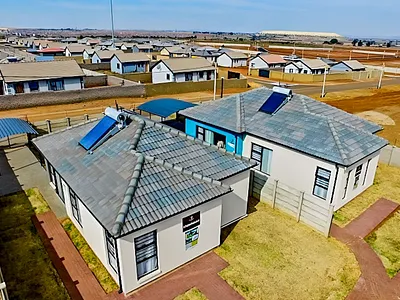 3 Bedroom House For Sale in Randfontein - 1dLw.webp