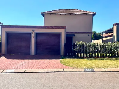 3 Bedroom Townhouse For Sale in Alberton - nCg0.webp