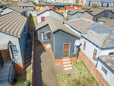 2 Bedroom House For Sale in Johannesburg - img