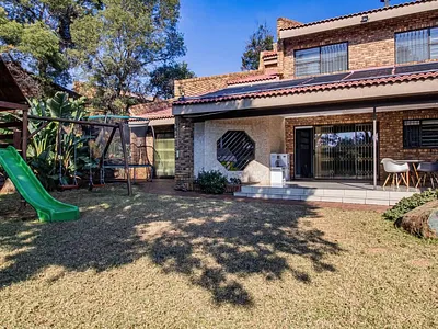 4 Bedroom House For Sale in Johannesburg - img