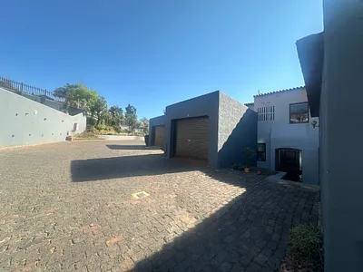 3 Bedroom Townhouse To Rent in Johannesburg - img