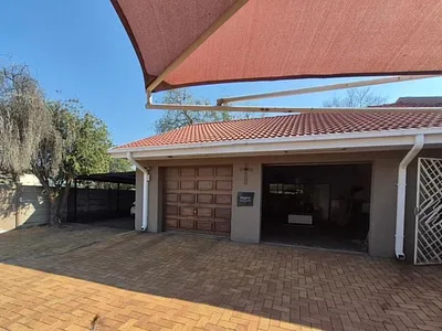 4 Bedroom House For Sale in Alberton - ZRTU.webp