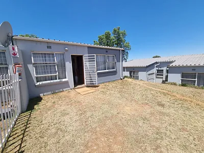 2 Bedroom Townhouse For Sale in Johannesburg - lBhJ.webp