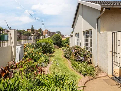 3 Bedroom House For Sale in Johannesburg - elHF.webp