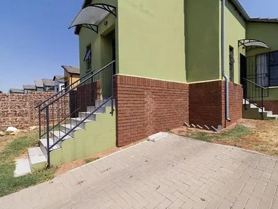 2 Bedroom House For Sale in Johannesburg - VNgz.webp