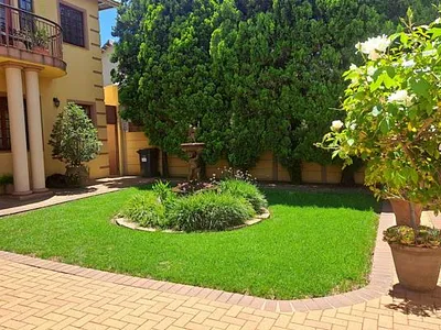 4 Bedroom House For Sale in Johannesburg - 2xYf.webp
