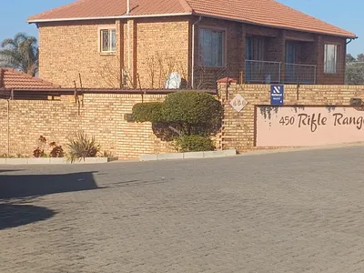 2 Bedroom Townhouse For Sale in Johannesburg - XXO3.webp