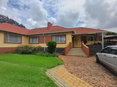 4 Bedroom House For Sale in Johannesburg - wpDh.webp