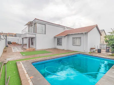 5 Bedroom House For Sale in Johannesburg - Ijng.webp