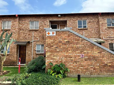 2 Bedroom Townhouse For Sale in Johannesburg - Rcfy.webp