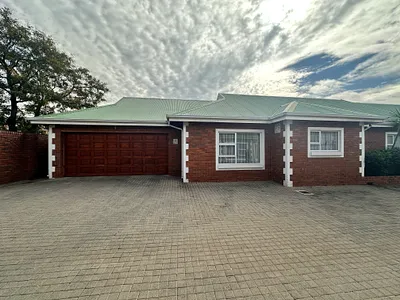 3 Bedroom Townhouse For Sale in Alberton - KVek.webp