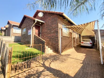 3 Bedroom House For Sale in Johannesburg - ulEo.webp