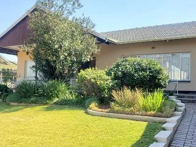 4 Bedroom House For Sale in Johannesburg - 1rEX.webp
