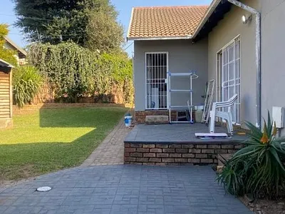 3 Bedroom House For Sale in Johannesburg - KPZ9.webp