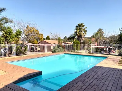 3 Bedroom Townhouse For Sale in Johannesburg - KJfQ.webp