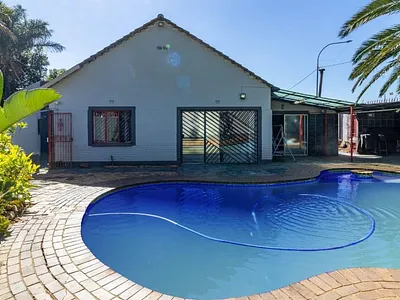 4 Bedroom House For Sale in Johannesburg - 4afB.webp