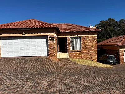 3 Bedroom Townhouse For Sale in Alberton - PvsH.webp
