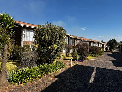 2 Bedroom Townhouse For Sale in Alberton - hVqk.webp