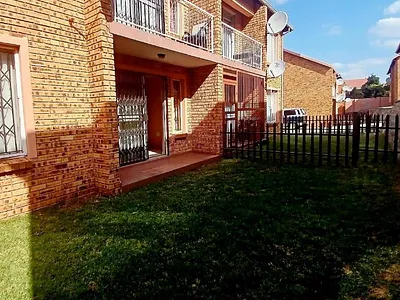 2 Bedroom House For Sale in Johannesburg - img