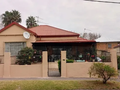 4 Bedroom House For Sale in Johannesburg - img