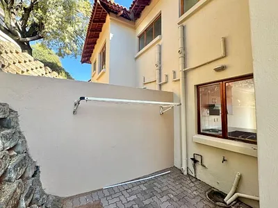 2 Bedroom Townhouse For Sale in Johannesburg - img