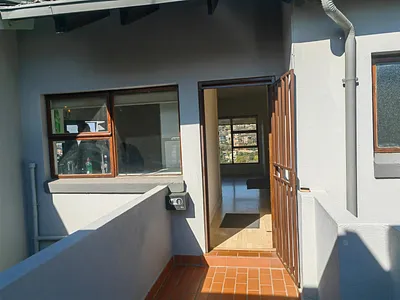 2 Bedroom Apartment For Sale in Johannesburg - XwGl.webp