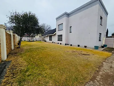3 Bedroom House For Sale in Alberton - gem4.webp