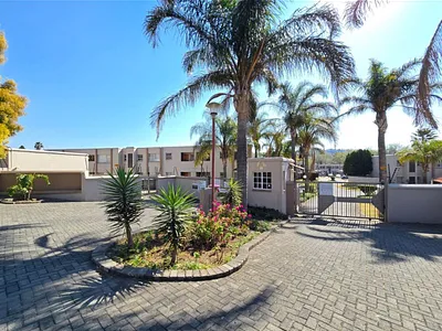 3 Bedroom Townhouse For Sale in Johannesburg - Dsvr.webp