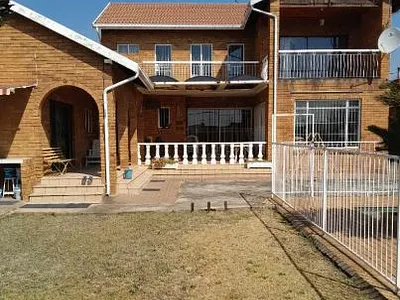 4 Bedroom House For Sale in Johannesburg - l9YA.webp