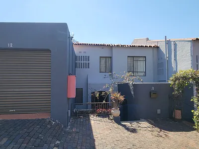 3 Bedroom Apartment For Sale in Johannesburg - 66O9.webp
