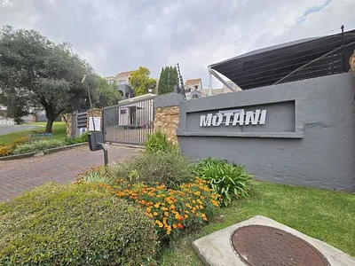 2 Bedroom Townhouse For Sale in Johannesburg - kW7X.webp