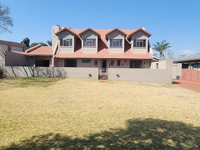 4 Bedroom House For Sale in Alberton - VApo.webp