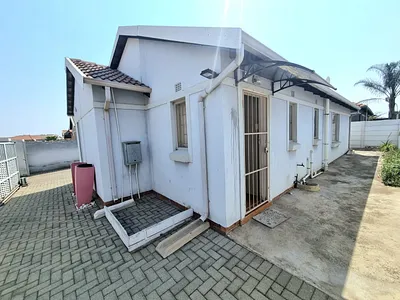 3 Bedroom House To Rent in Leopard's Rest Security Estate, Alberton - BGlb.webp