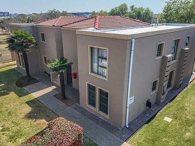 3 Bedroom Townhouse For Sale in Boksburg - N1k5.webp