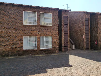 2 Bedroom Townhouse For Sale in Alberton - img