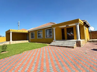 2 Bedroom House For Sale in Johannesburg - img