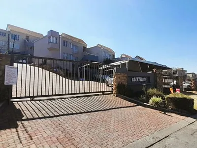 2 Bedroom Townhouse For Sale in Johannesburg - uaMy.webp