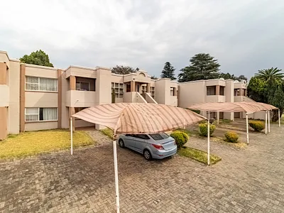 3 Bedroom Apartment For Sale in Johannesburg - 4Oqc.webp