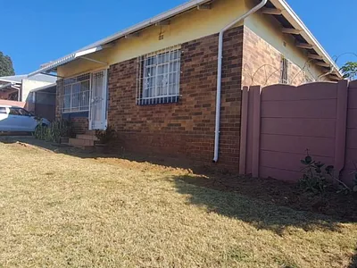 3 Bedroom House For Sale in Johannesburg - 4Tbs.webp